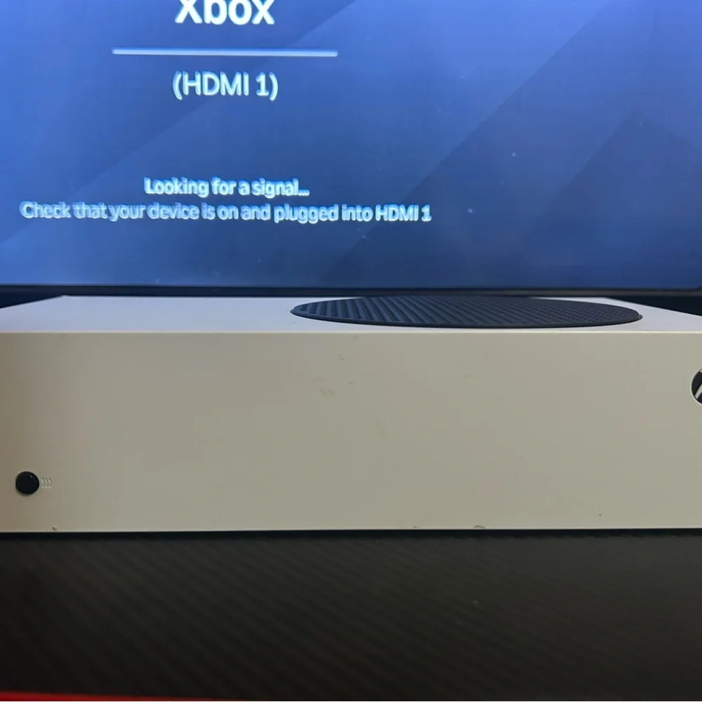 White Series S Console with Minimalist Design